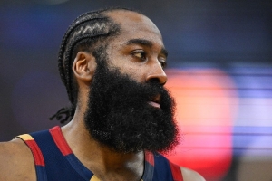 夏普：我们有见过哪个伟大球员像哈登一样在季后赛如此不稳定吗